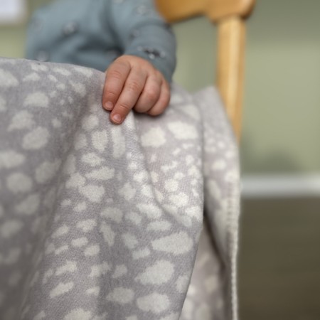 Babypledd Trekrone Lysgrå