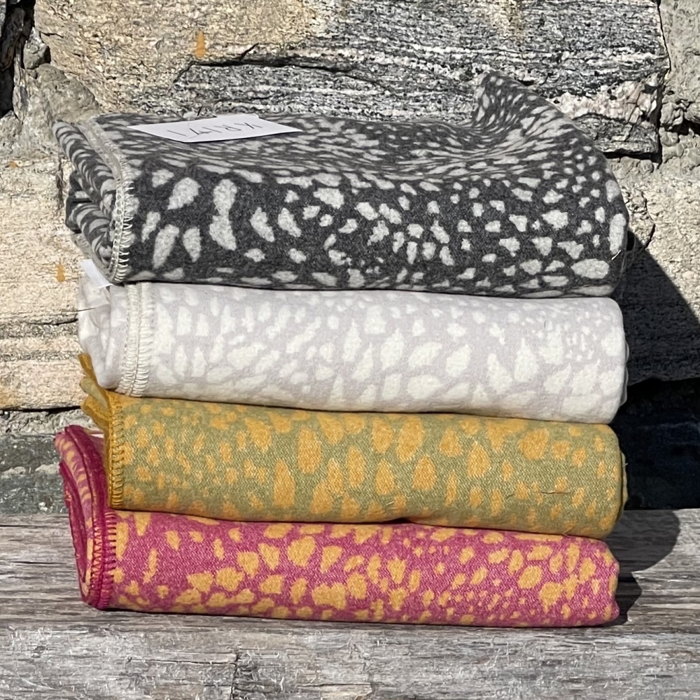 Pledd i 100% ull
200x140 cm