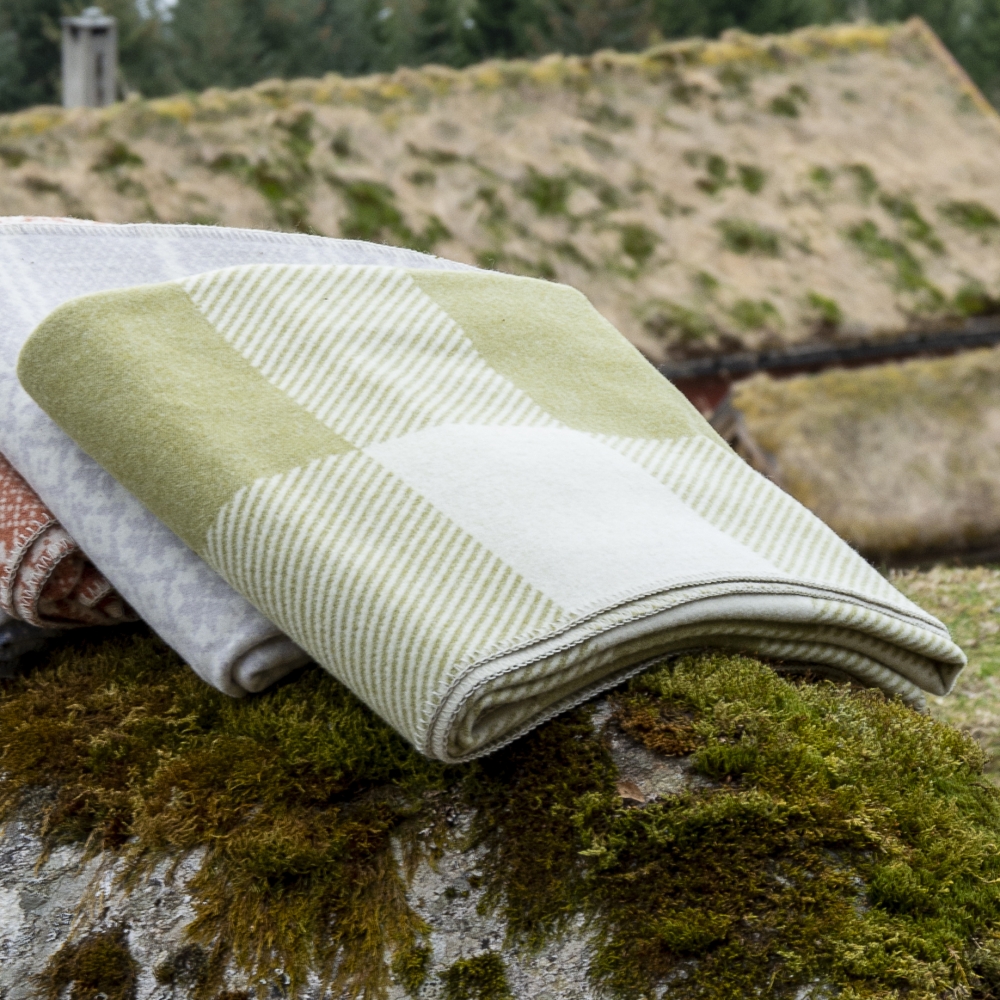 Pledd i 100% ull
200x140 cm