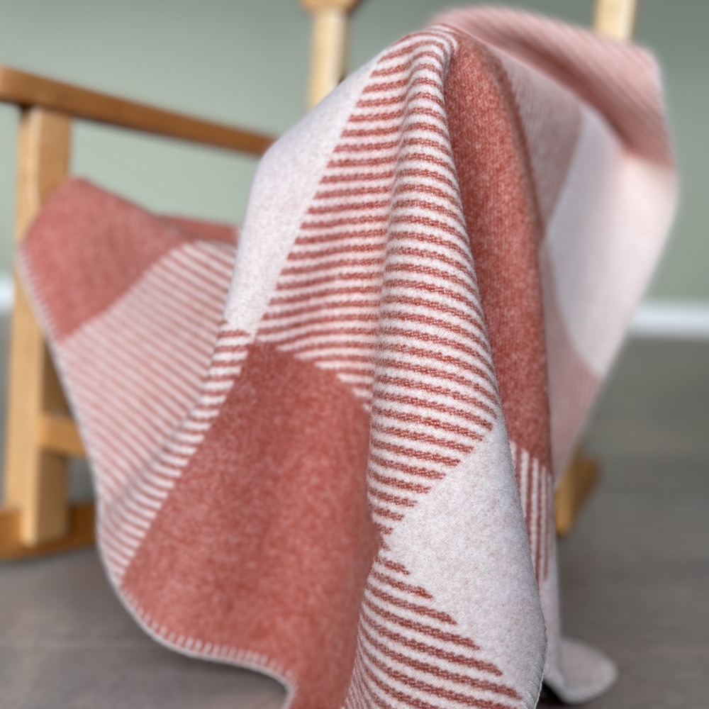 Pledd i 100% ull
70x100 cm