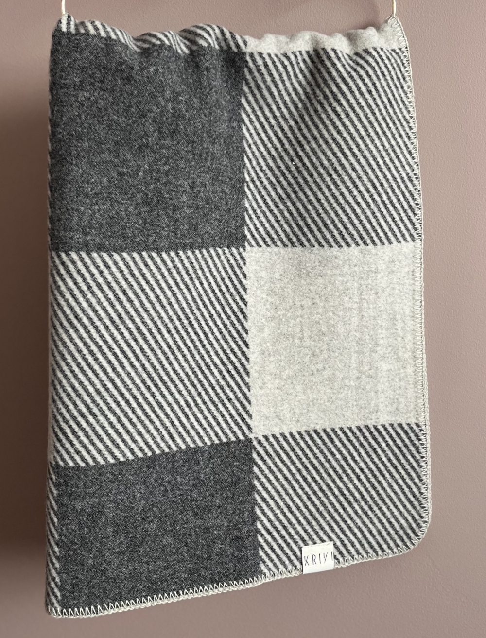 Pledd i 100% ull
100x140 cm